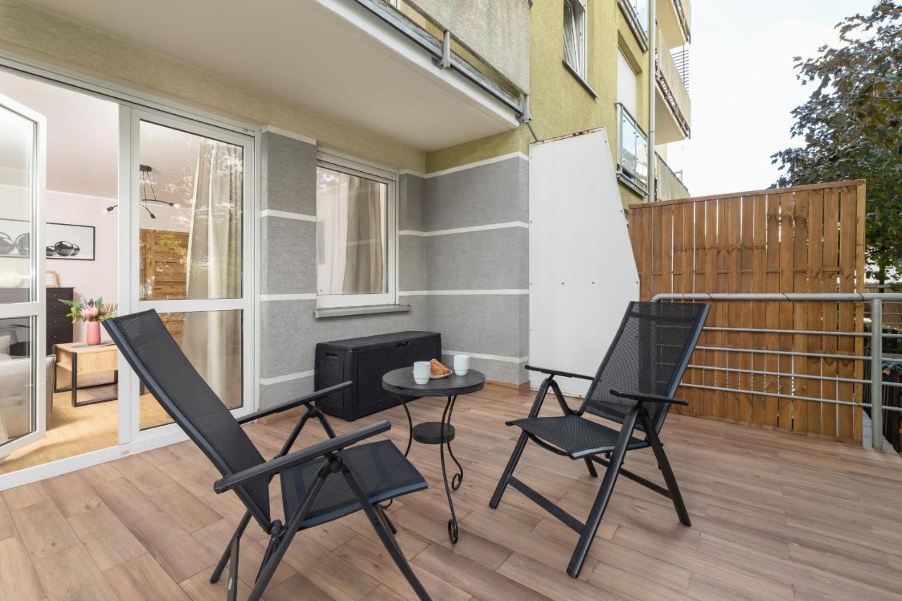 Pleasant Apartment With Terrace Cracow By Noclegi Renters Krakau Exterior foto