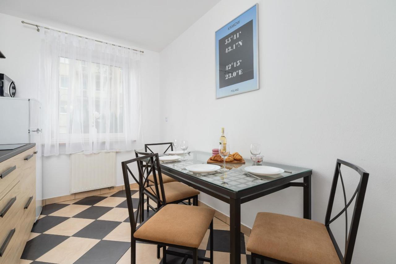 Pleasant Apartment With Terrace Cracow By Noclegi Renters Krakau Exterior foto